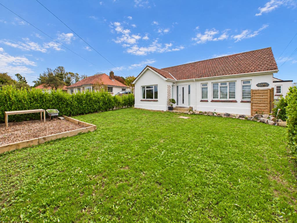 Azura, Grand Fort Road, St Sampson