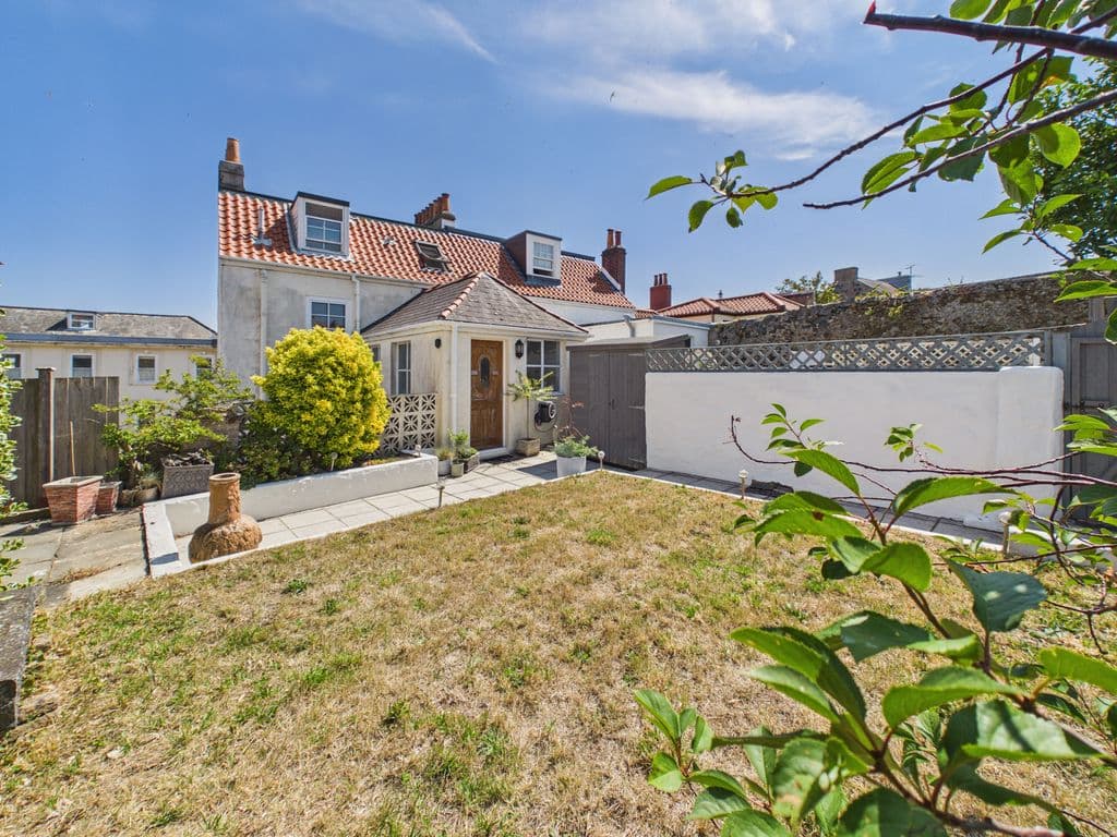 Apt. 3, 45 Hauteville, St Peter Port